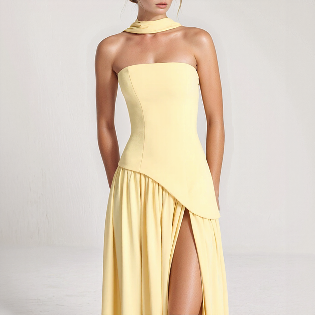 Janine | Rochie Lungă Corset – Eleganță Sculptată și Fentă Îndrăzneață