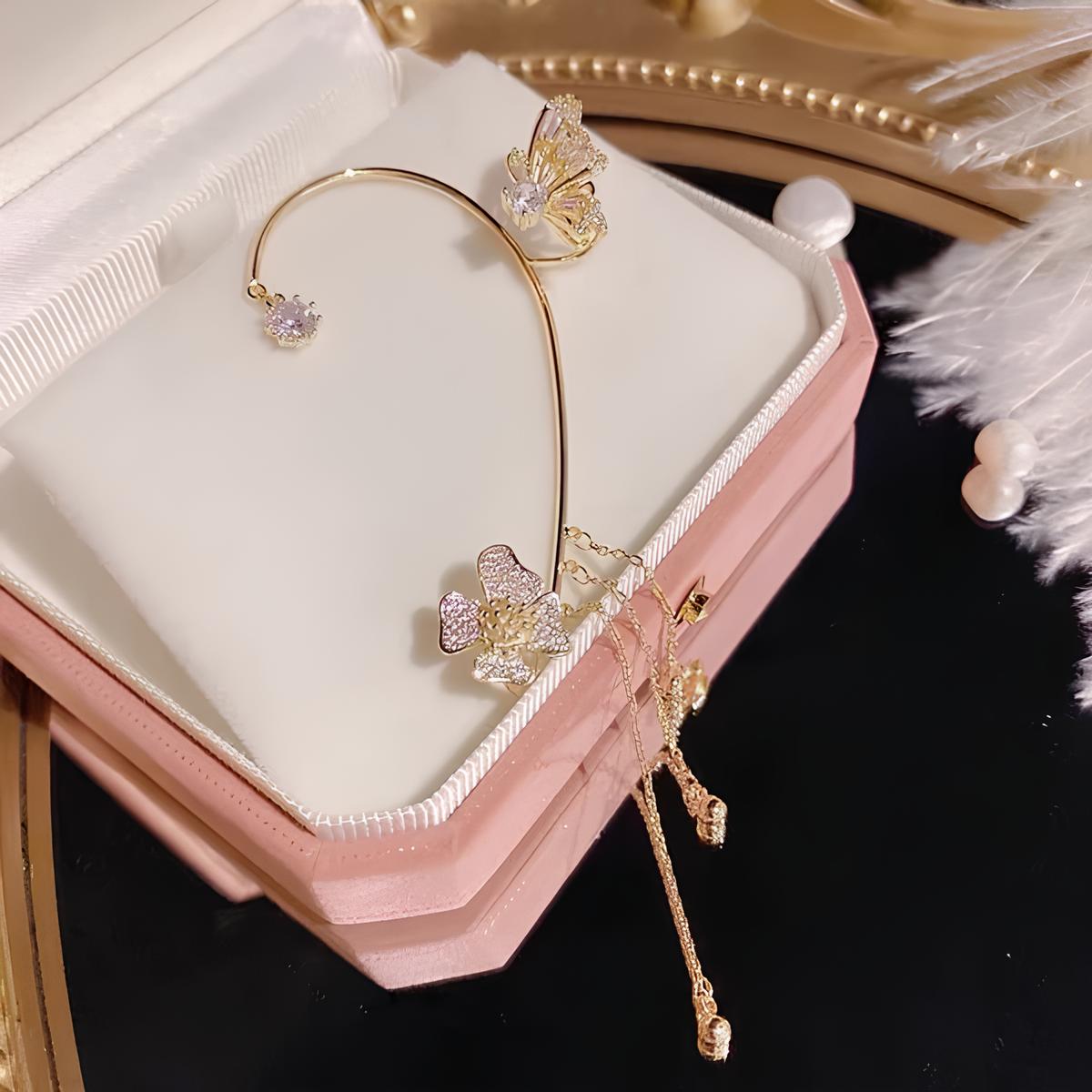 Alexandra | Cercei cu Floare și Fluture Strălucitor