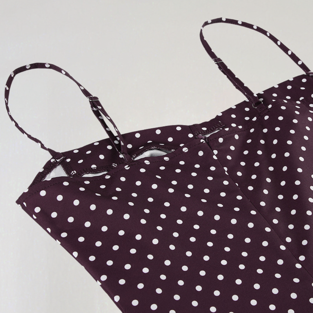 Beatrice | Rochie Scurtă Cu Puncte – Model Ciocolată Pentru Un Stil Vintage Chic