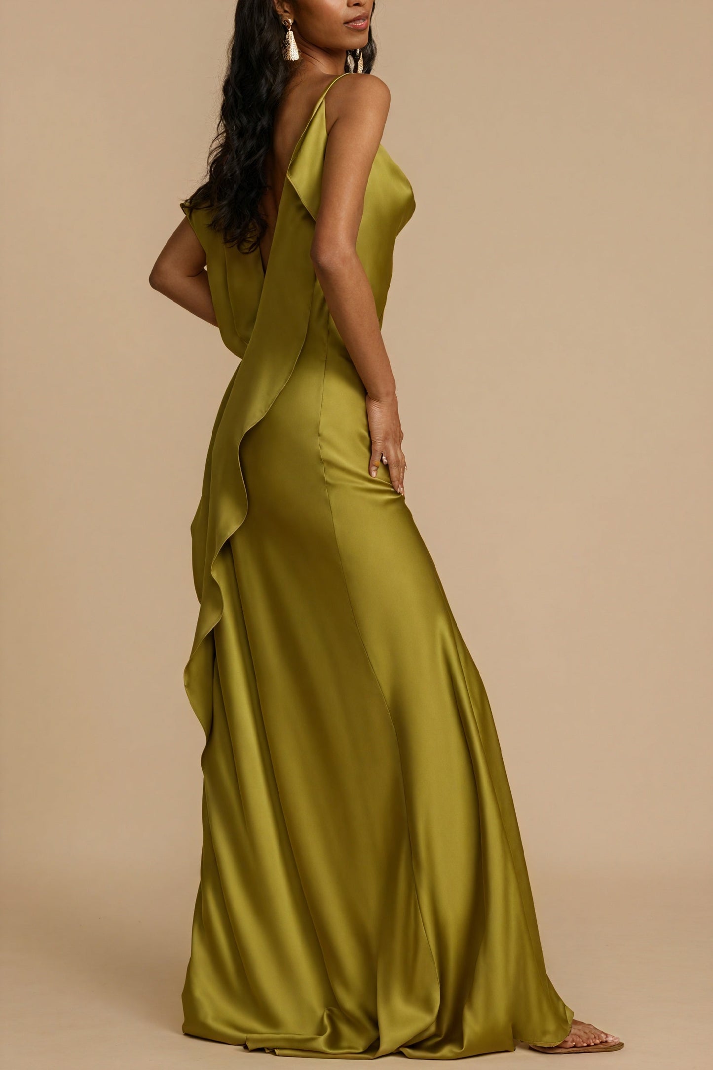 Josiane | Long Fluid Dress – Slit and Feminine Look 