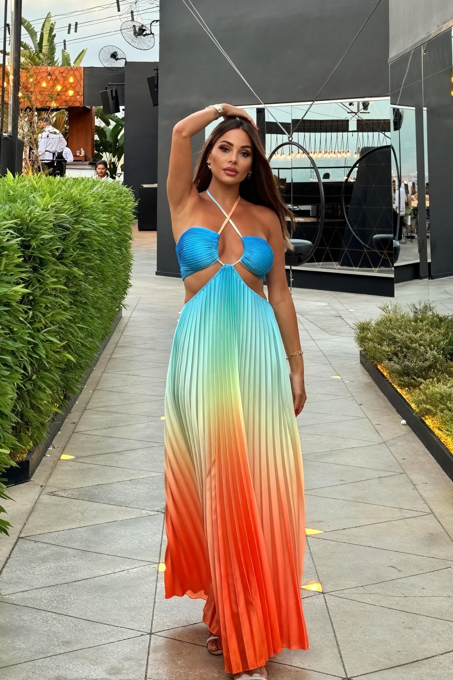 Ida | Vestido Largo Plisado – Escote Americano y Elegancia 