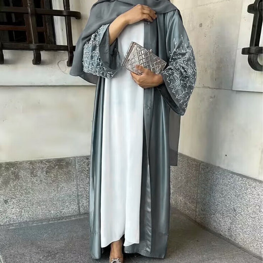 Melodia | Abaya płynna z haftowanymi rękawami 