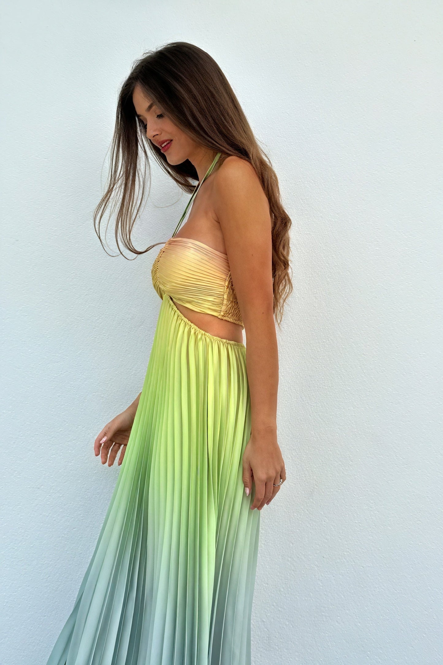 Ida | Vestido Largo Plisado – Escote Americano y Elegancia 